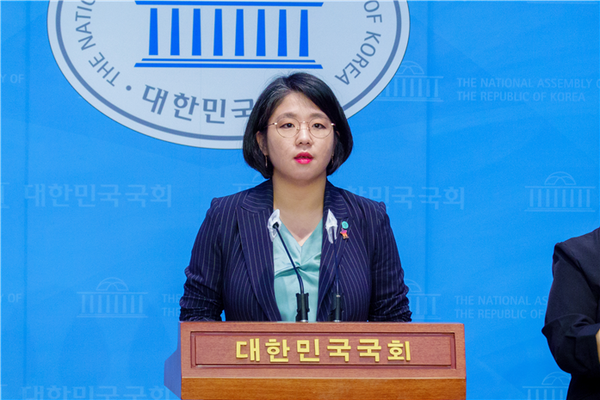 기본소득당 상임대표인 용혜인 국회의원