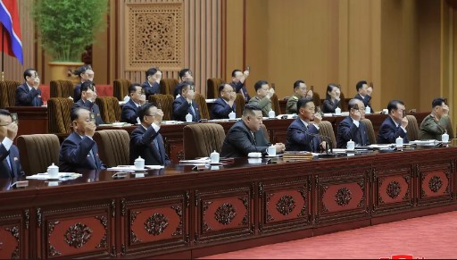2023년 9월 26~27일 이틀간의 최고인민회의에 북한 지도자 김정은이 참석. 헌법에 ‘핵무력정책’명기. 사진 : ㆍKCNA 유튜브 갈무리